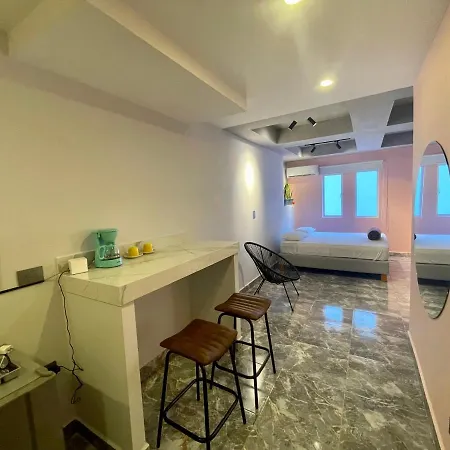 Awesome Brand New Studio Near Old Town Apartamento